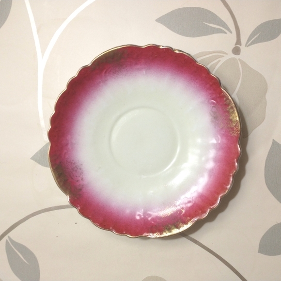 Hot Pink Scalloped Trinket Dish - Picture 2 of 4